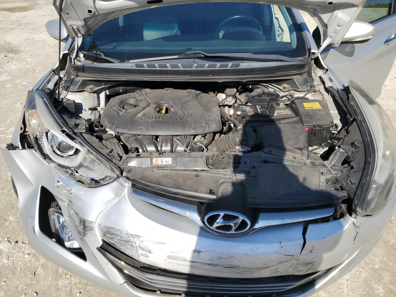 2016 Hyundai Elantra - Image 11