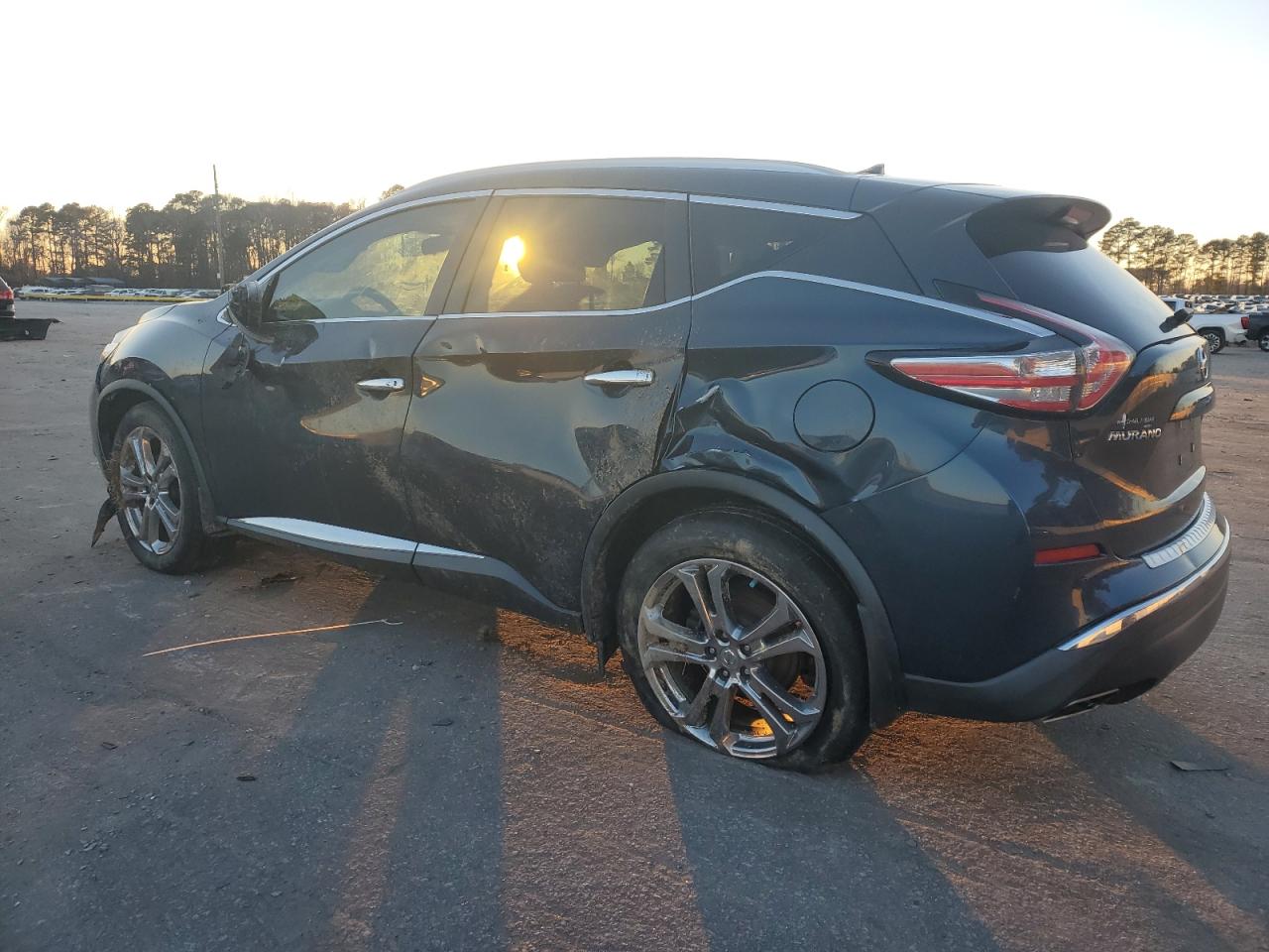 2015 Nissan Murano - Image 2