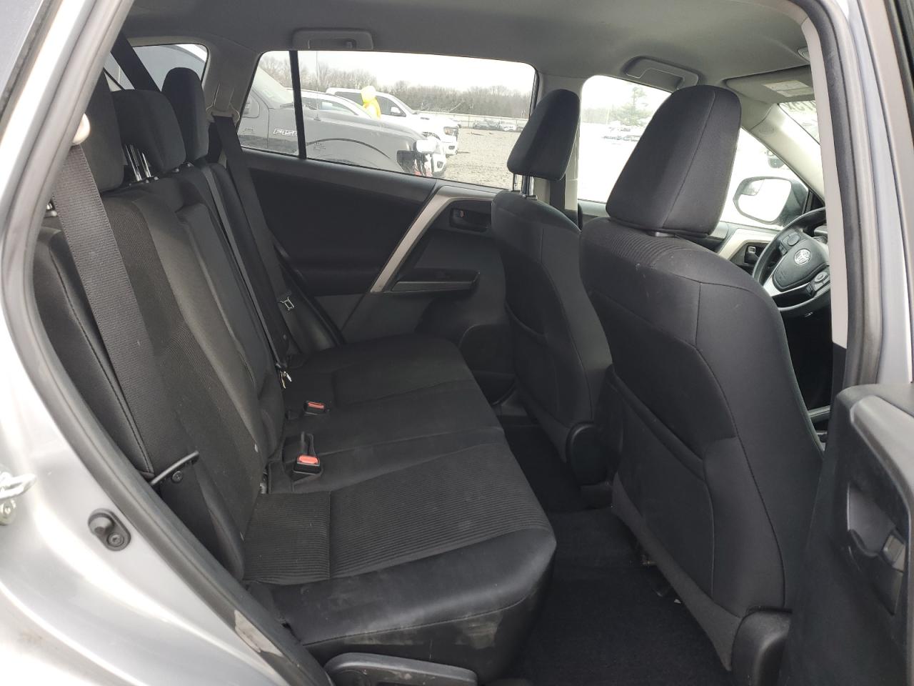 2017 Toyota RAV 4 - Image 11