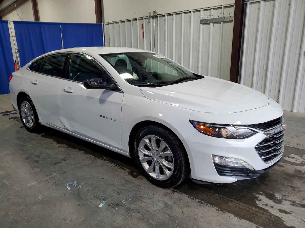 2023 Chevrolet Malibu - Image 4