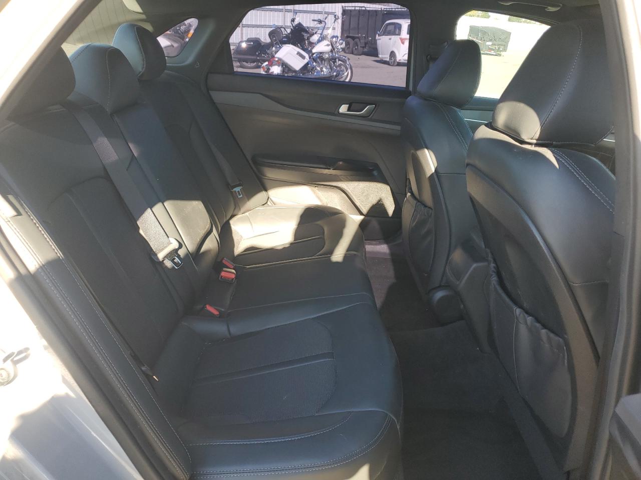 2022 Kia K5 - Image 10