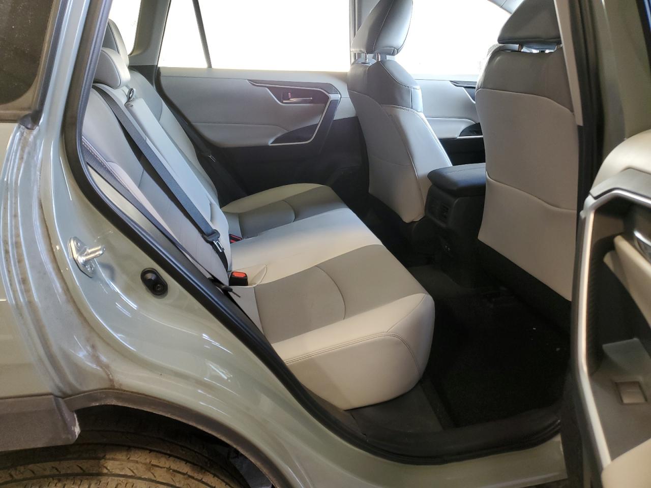 2020 Toyota RAV 4 - Image 11
