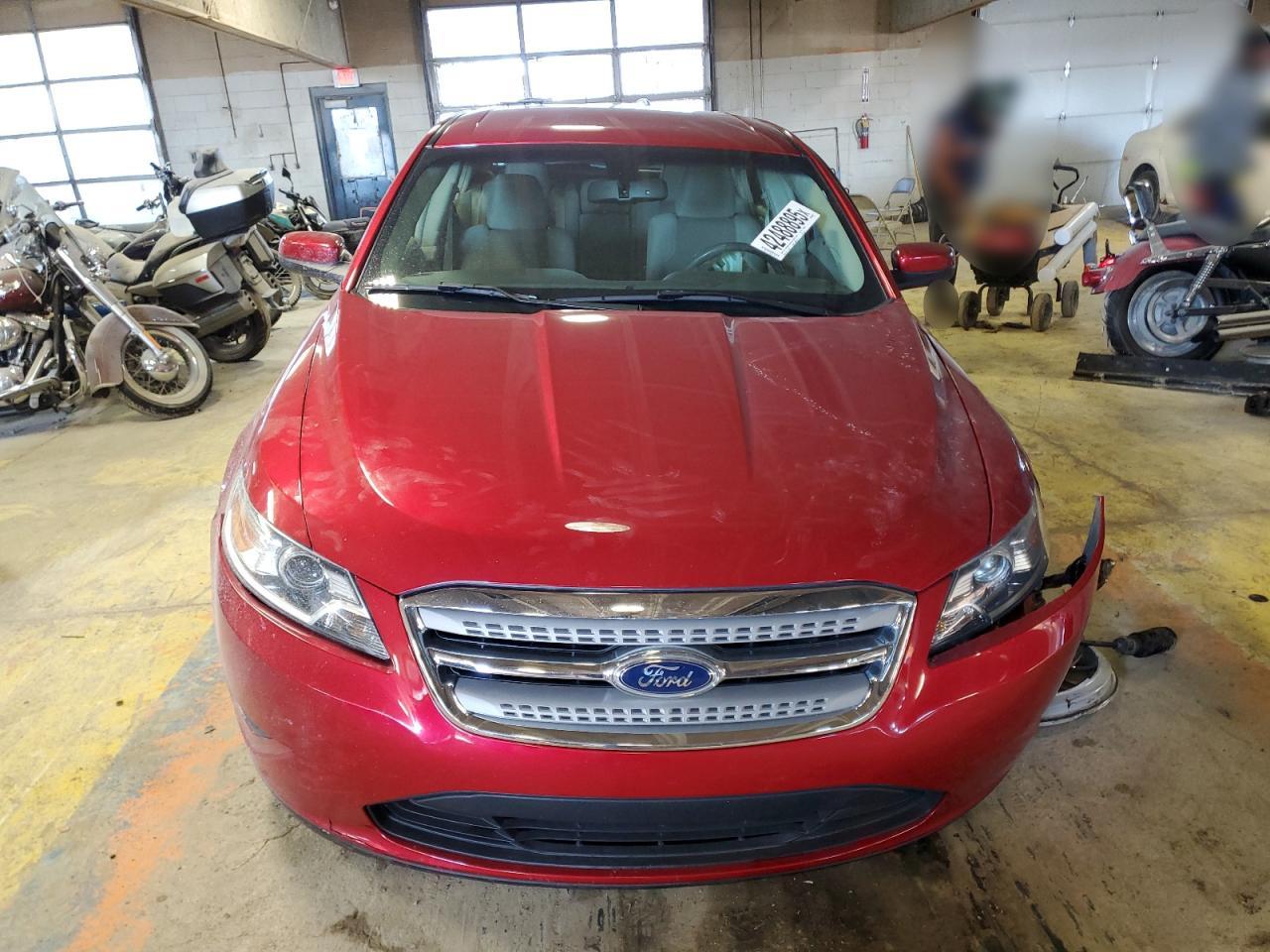 2012 Ford Taurus - Image 5