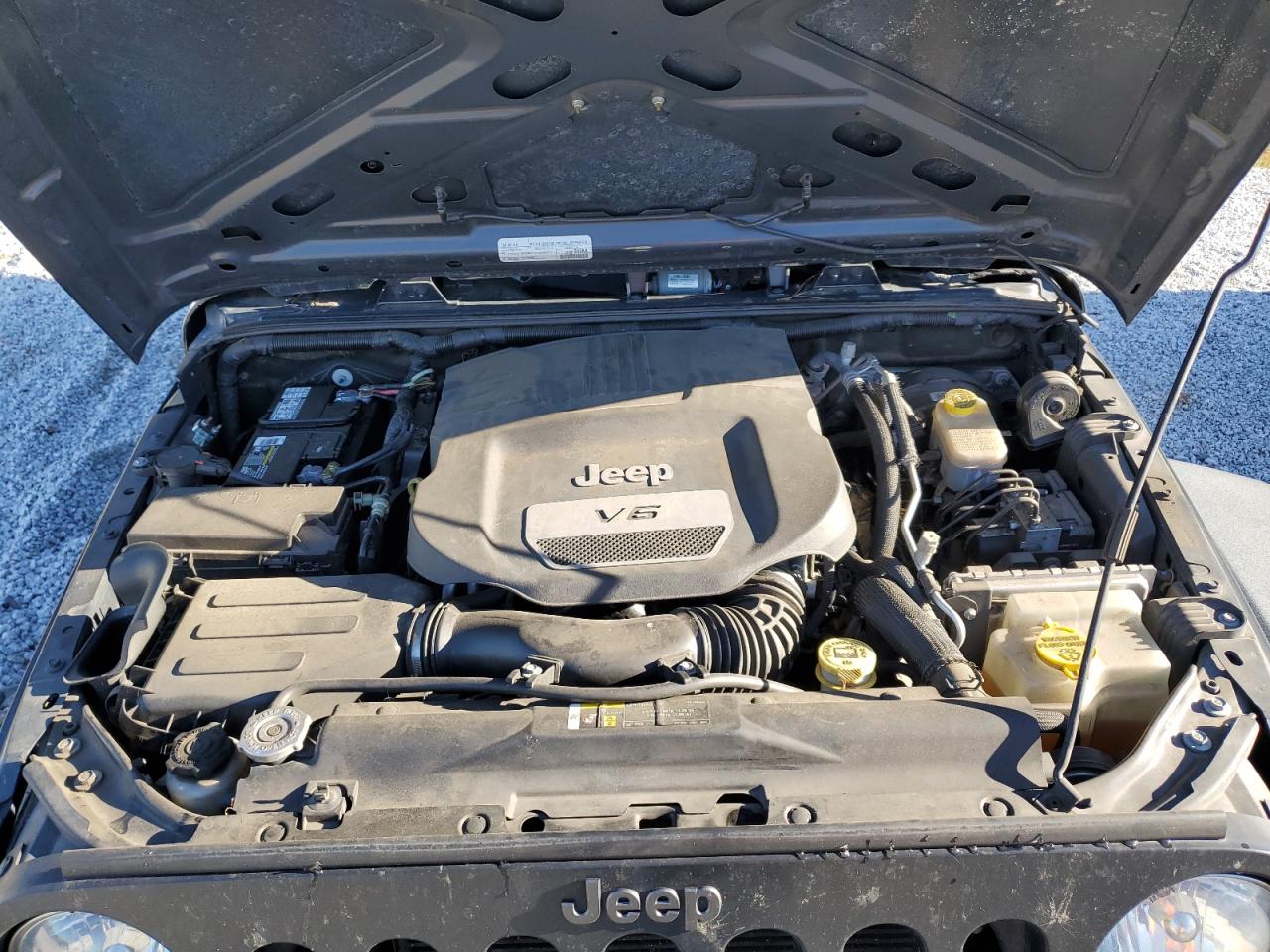 2017 Jeep Wrangler - Image 12