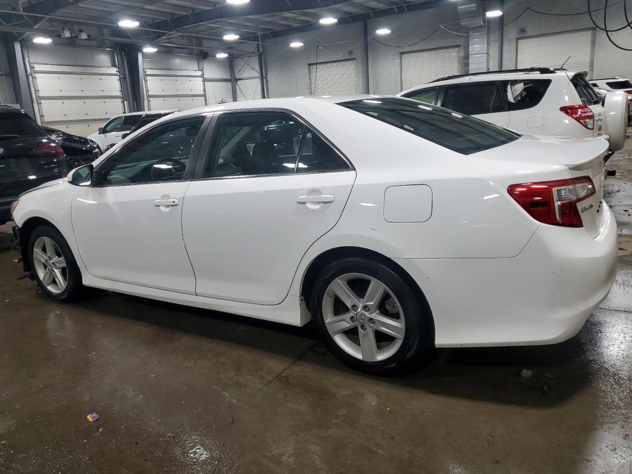 2014 Toyota Camry - Image 2