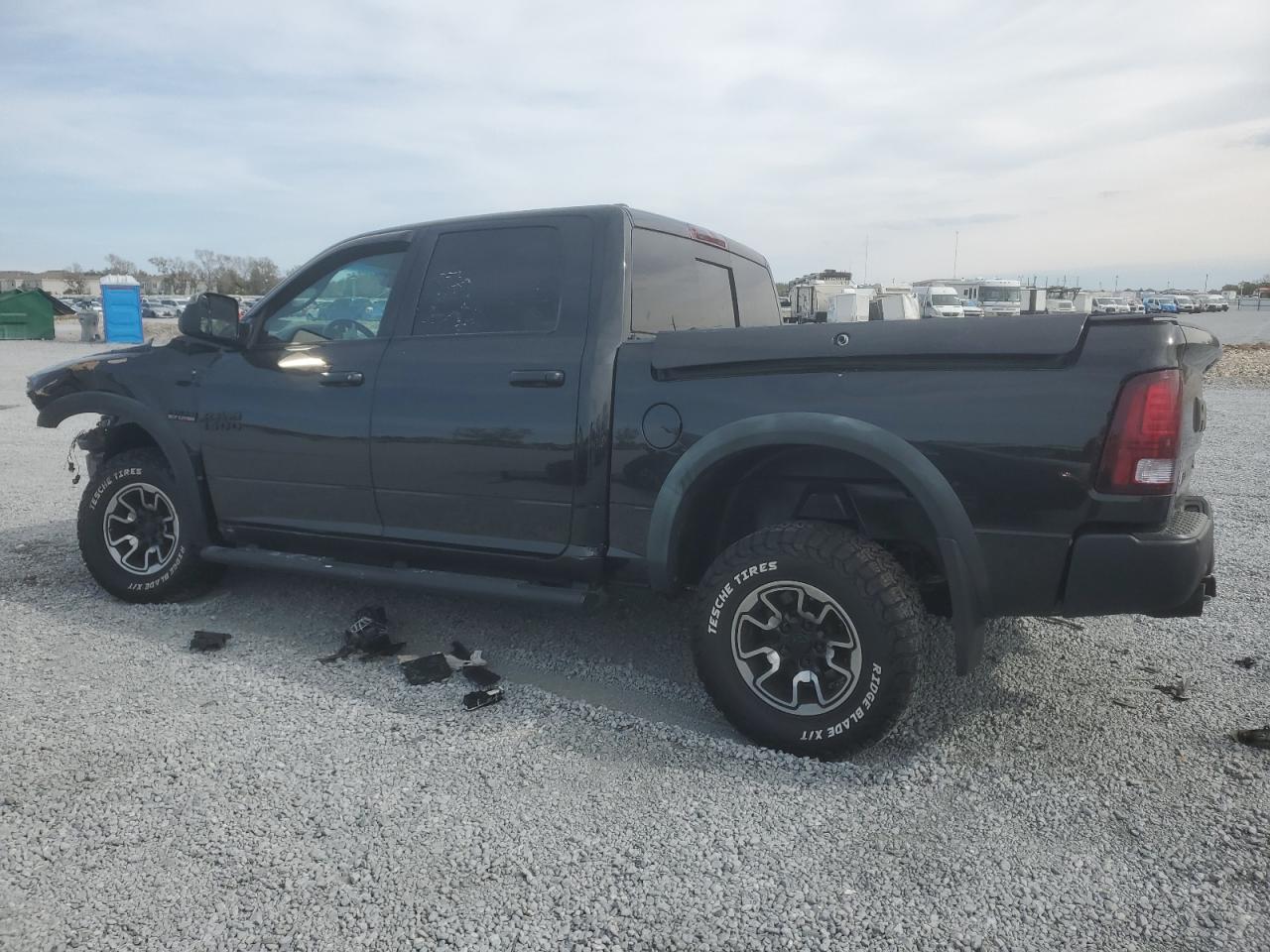 2016 RAM 1500 - Image 2
