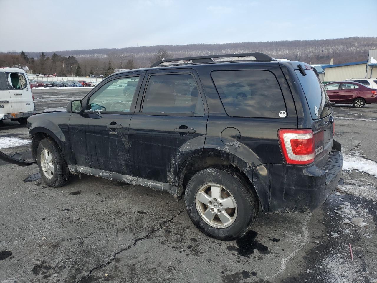 2010 Ford Escape - Image 2