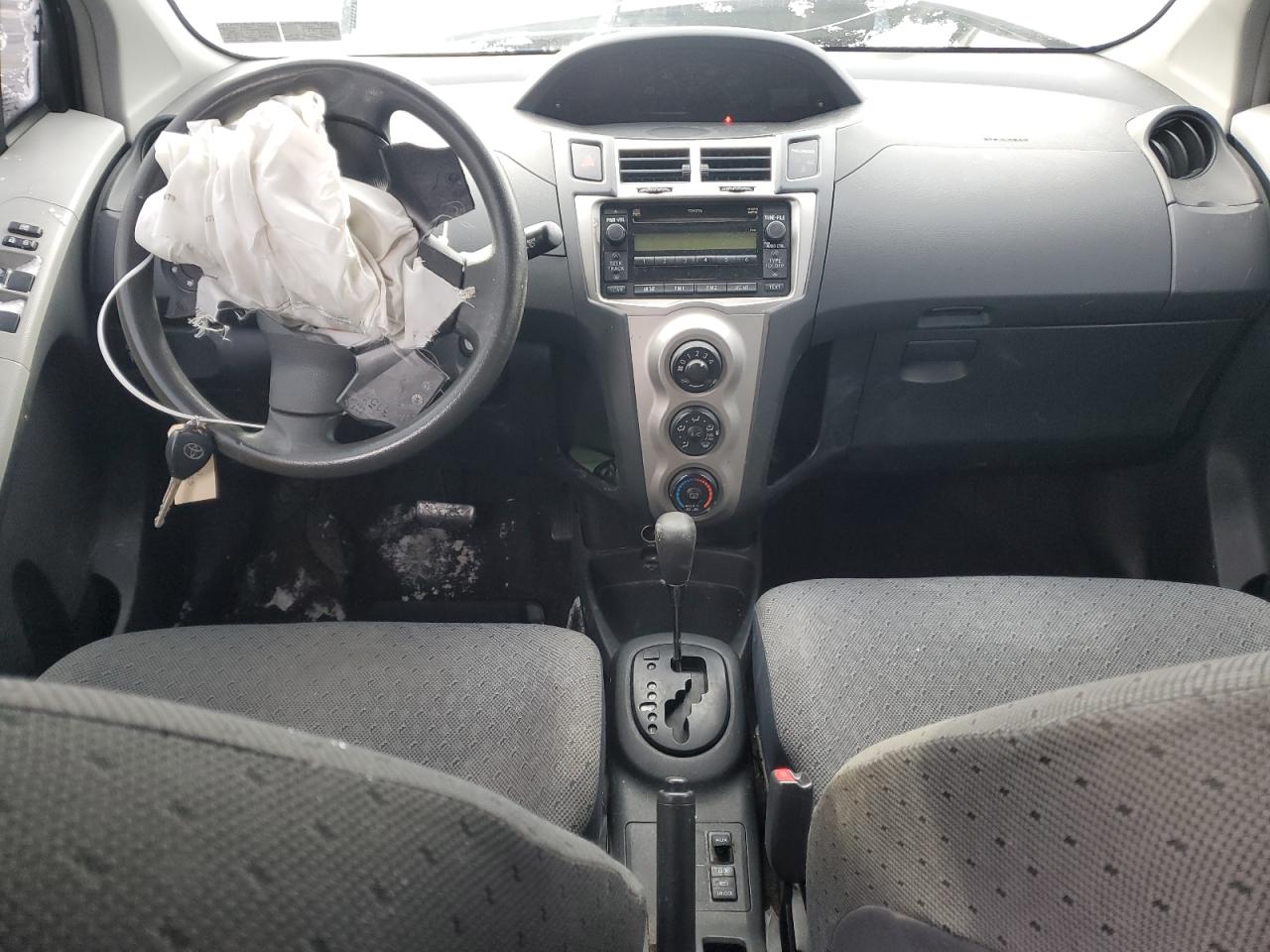 2011 Toyota Yaris - Image 8