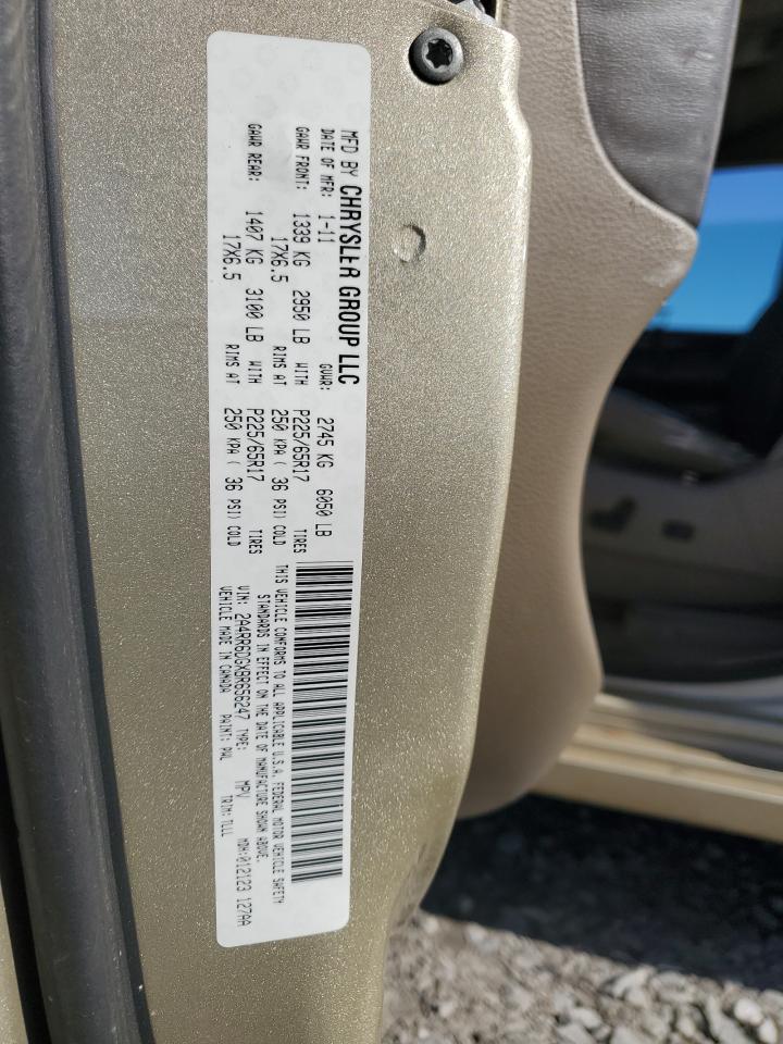 2011 Chrysler Town & Country - Image 13