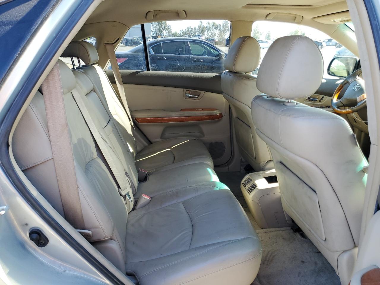 2004 Lexus RX - Image 10