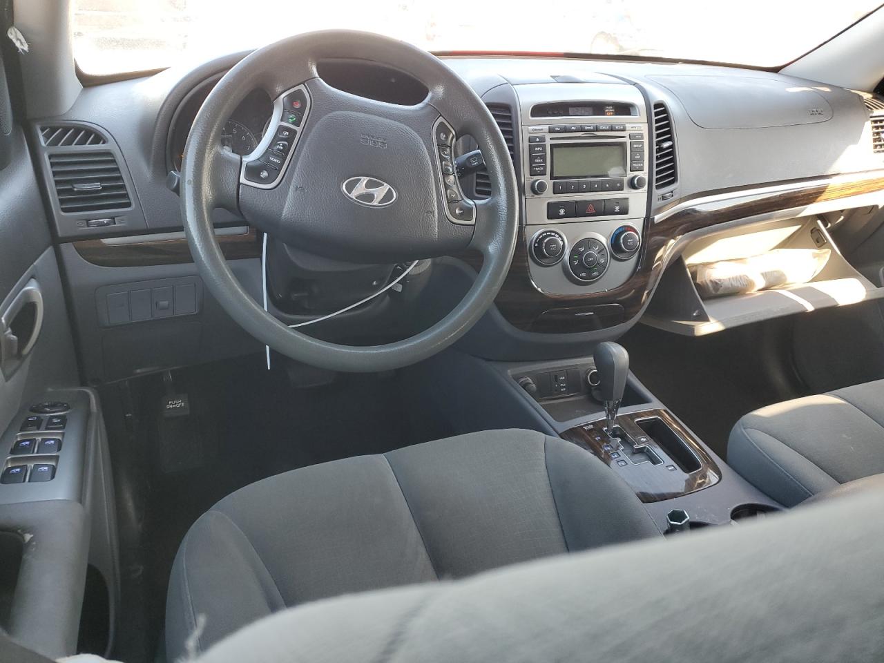 2012 Hyundai Santa Fe - Image 8