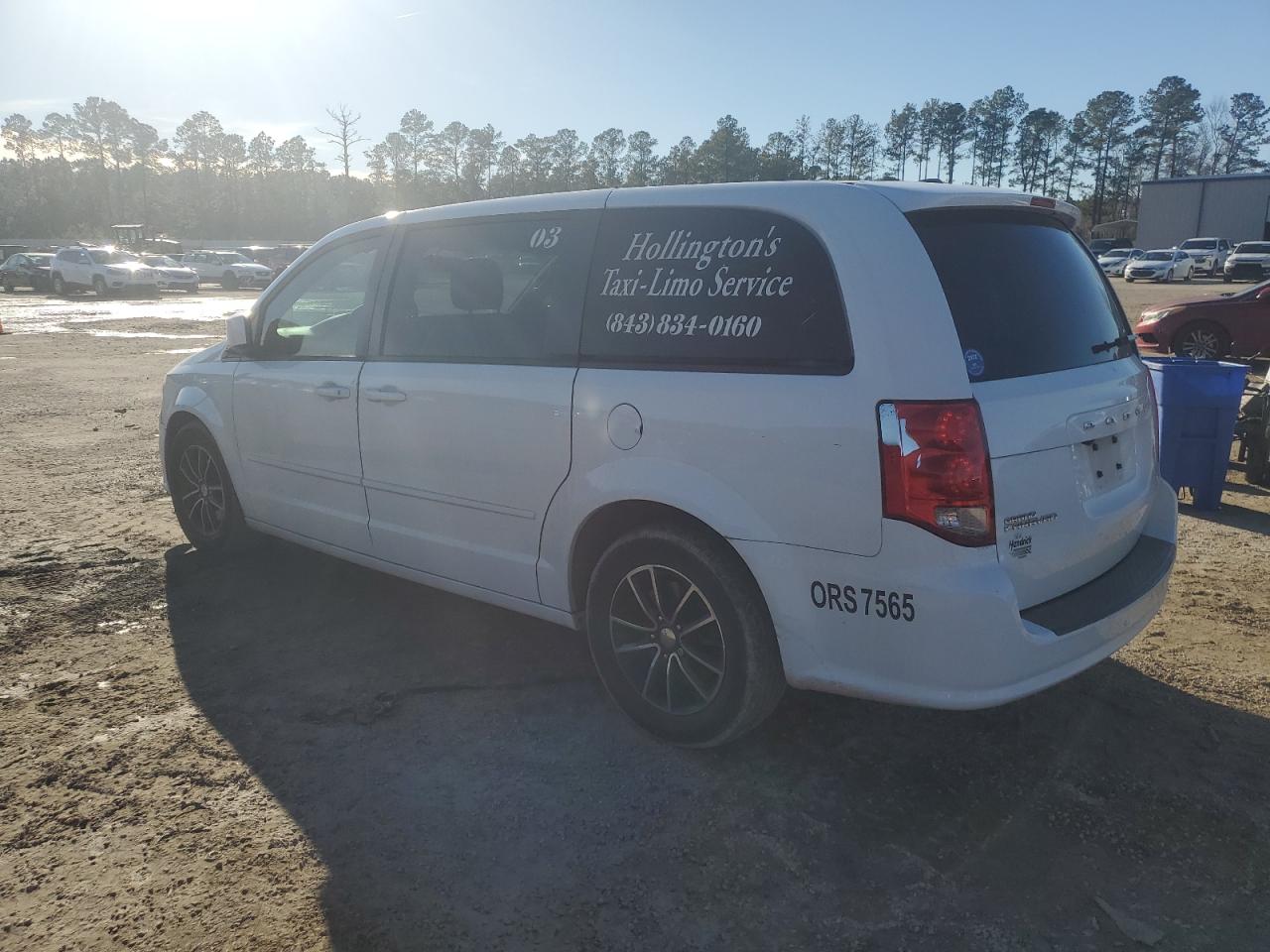 2017 Dodge Caravan - Image 2