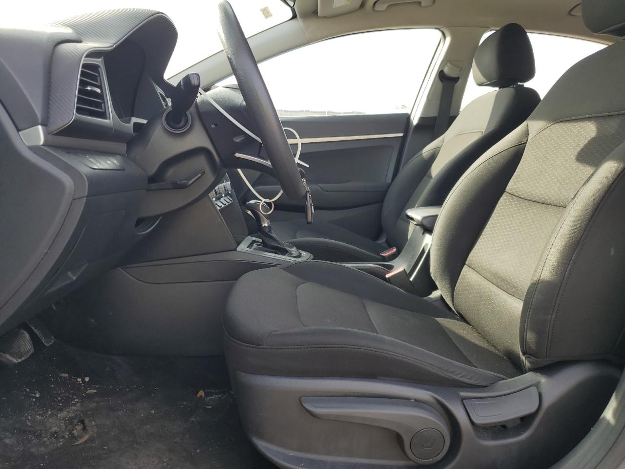 2020 Hyundai Elantra - Image 7