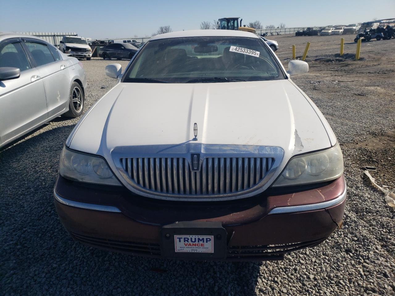 2011 Lincoln Town Car - Image 5