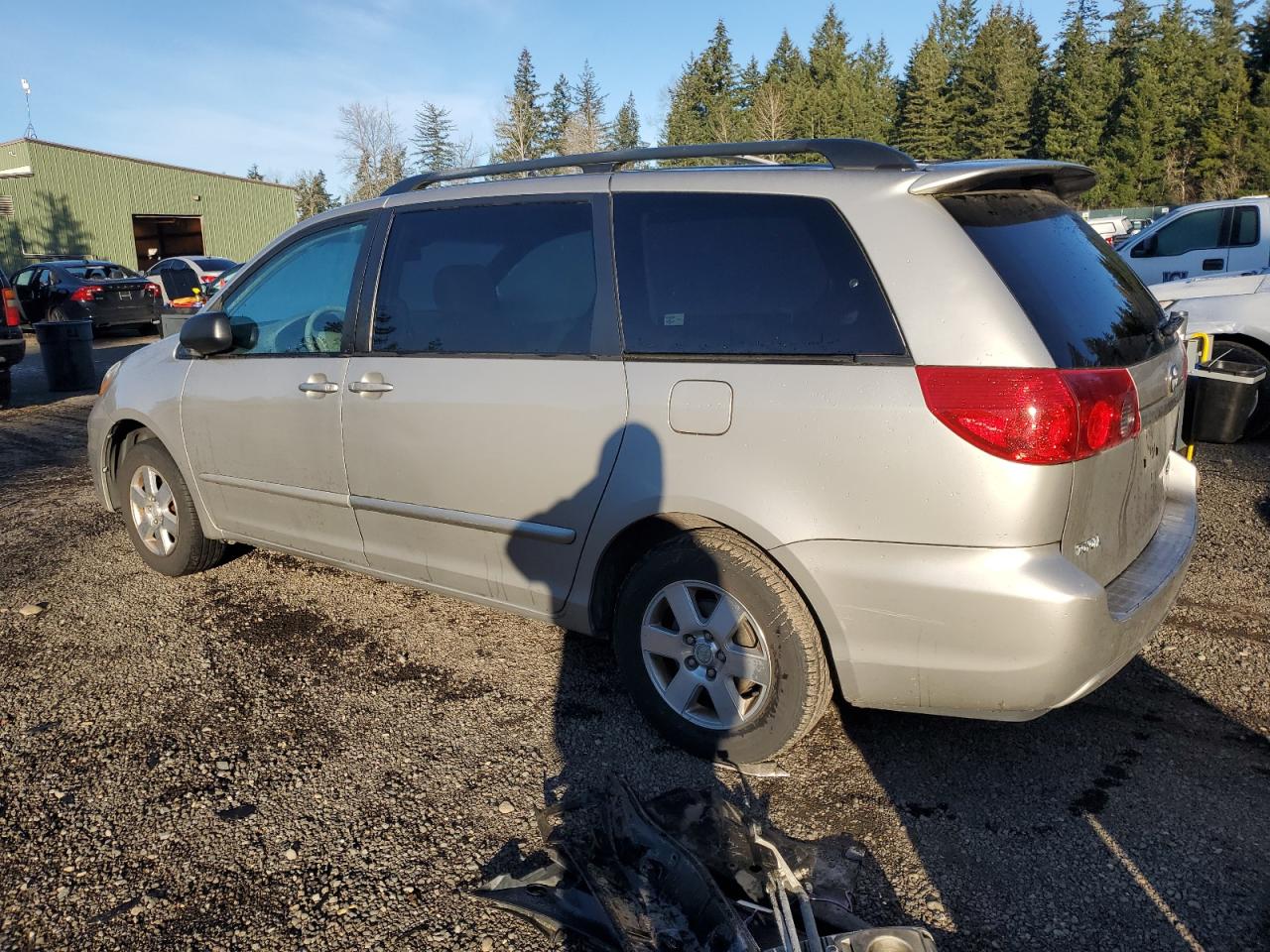 2006 Toyota Sienna - Image 2