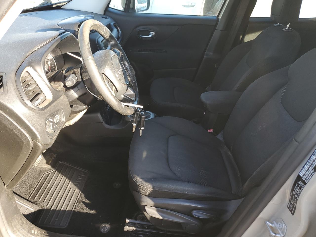 2015 Jeep Renegade - Image 7