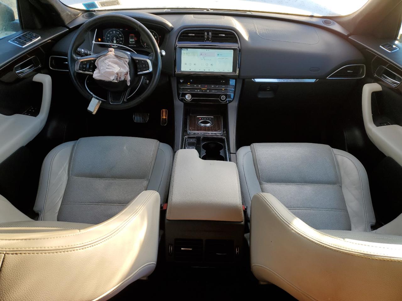 2019 Jaguar F-Pace - Image 8