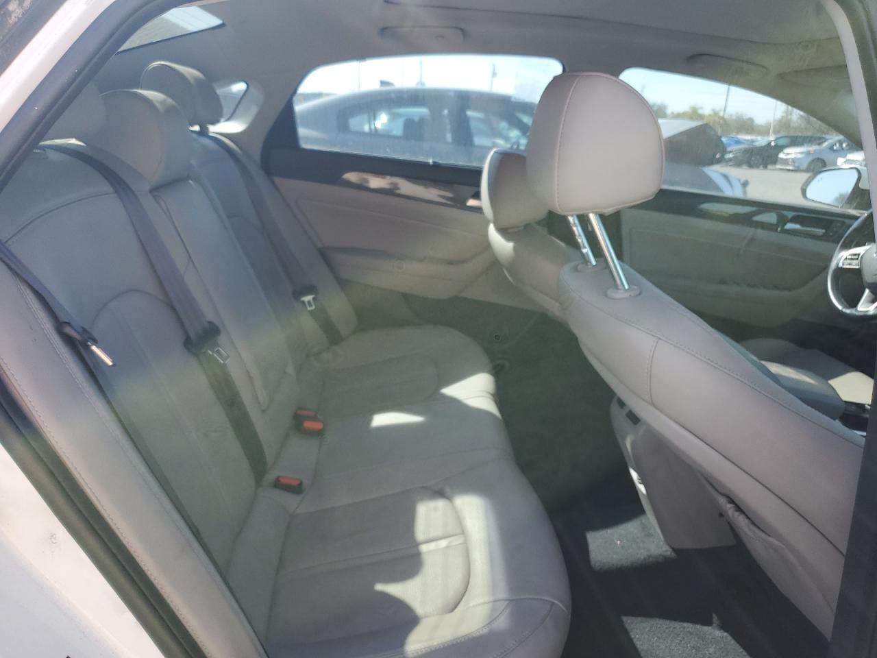 2018 Hyundai Sonata - Image 10