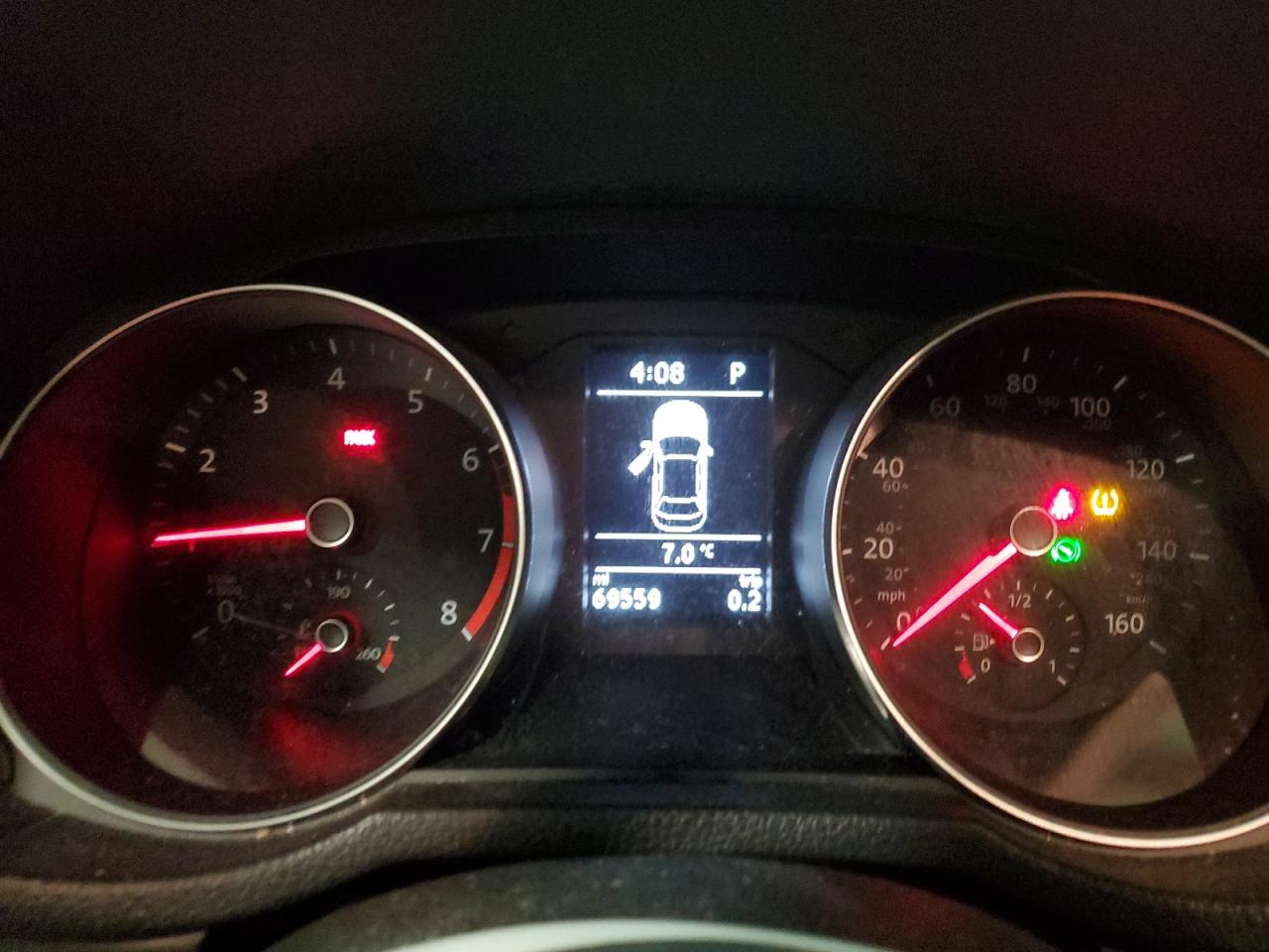 2018 Volkswagen Passat - Image 9