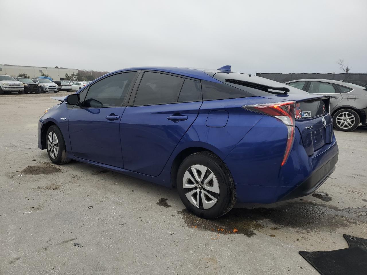 2016 Toyota Prius - Image 2