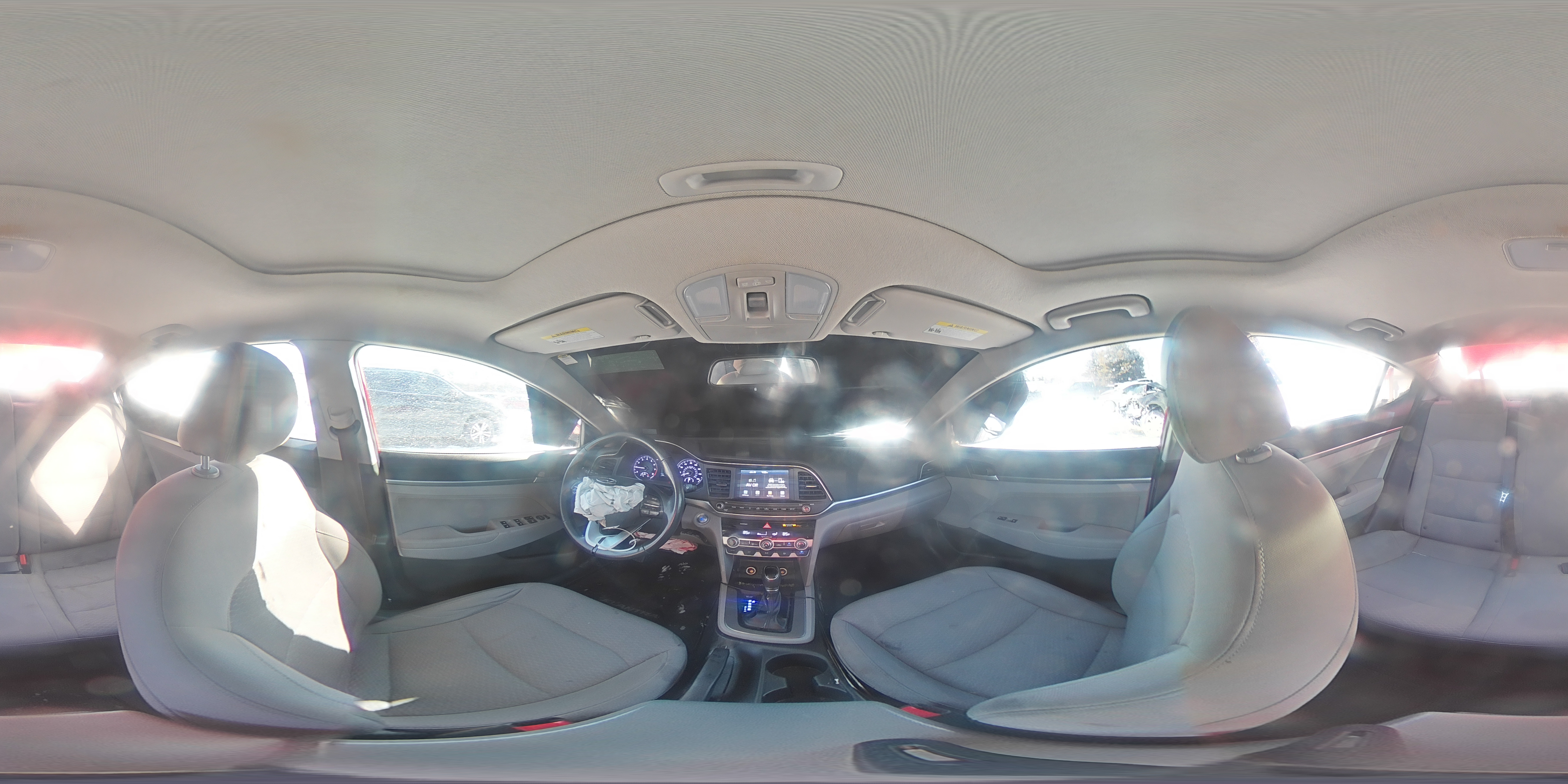 2020 Hyundai Elantra - Image 13