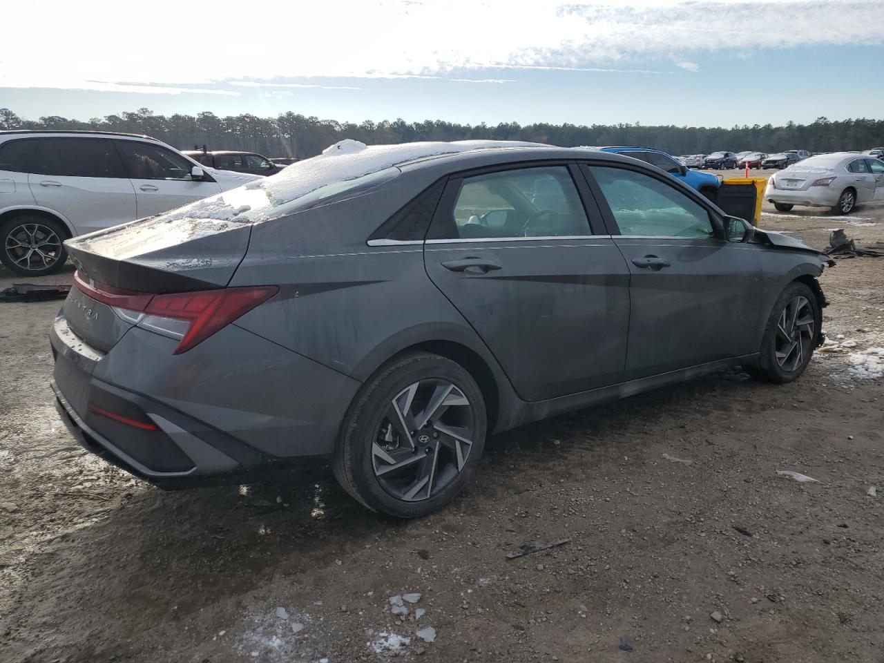 2024 Hyundai Elantra - Image 3