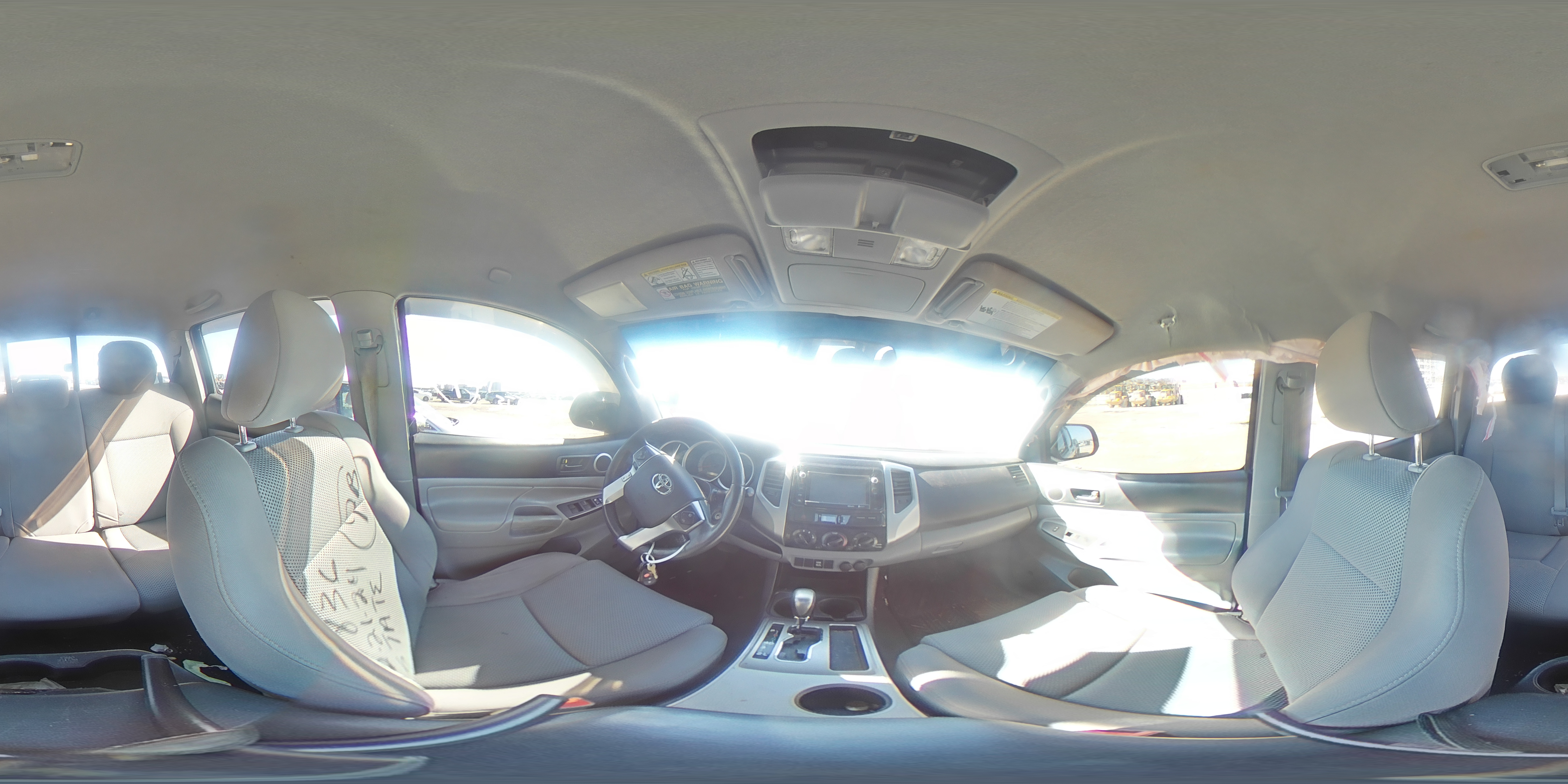 2014 Toyota Tacoma - Image 13