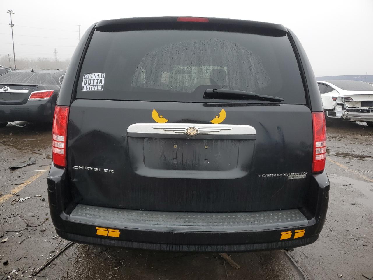 2009 Chrysler Town & Country - Image 6
