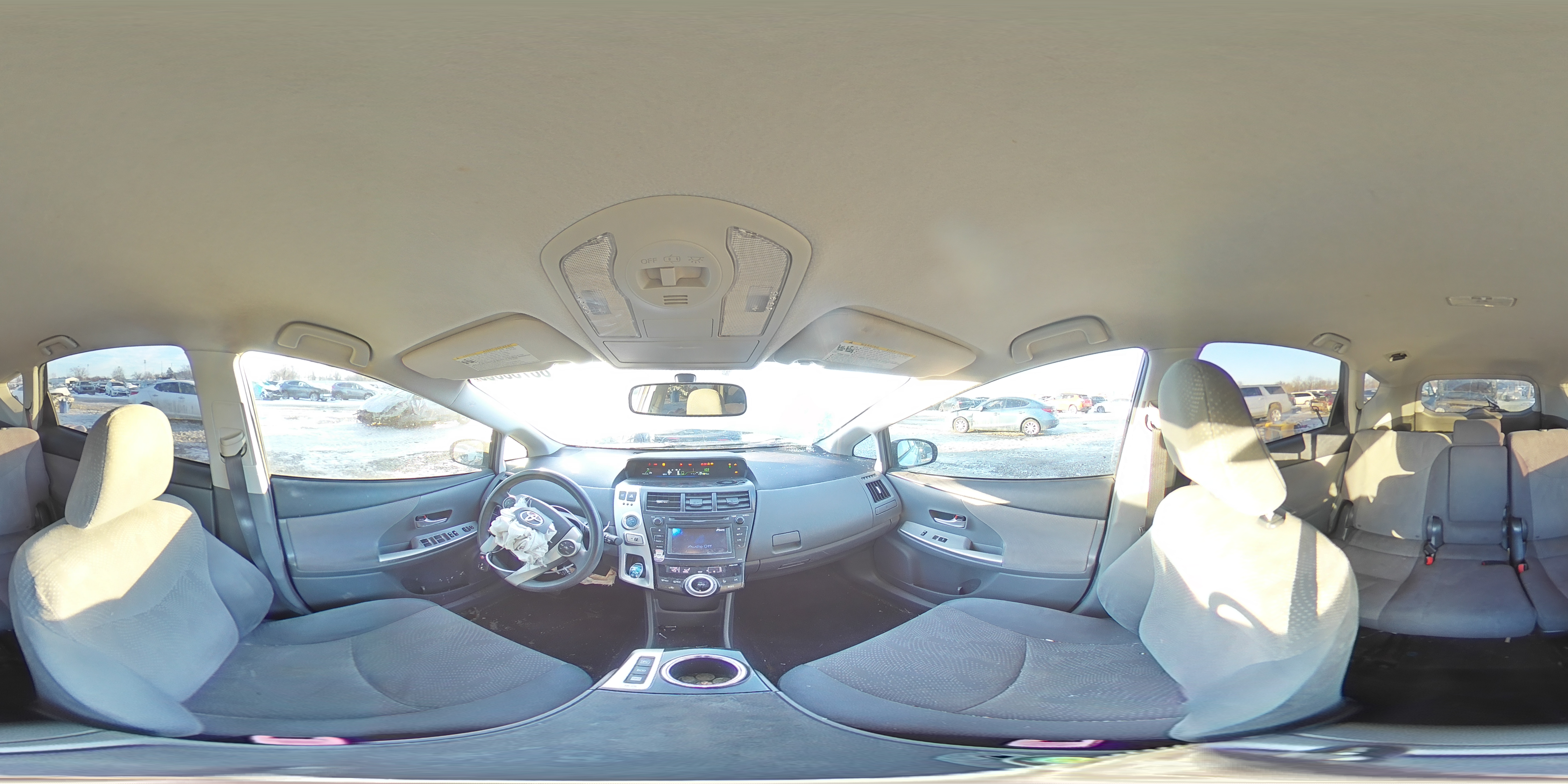 2012 Toyota Prius - Image 13