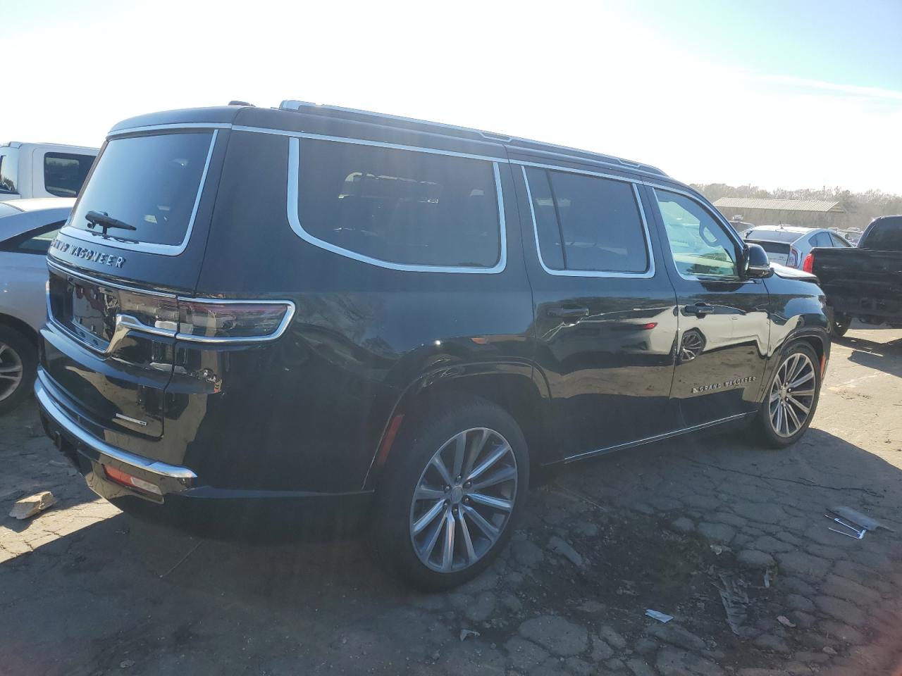 2022 Jeep Grand Wagoneer - Image 3