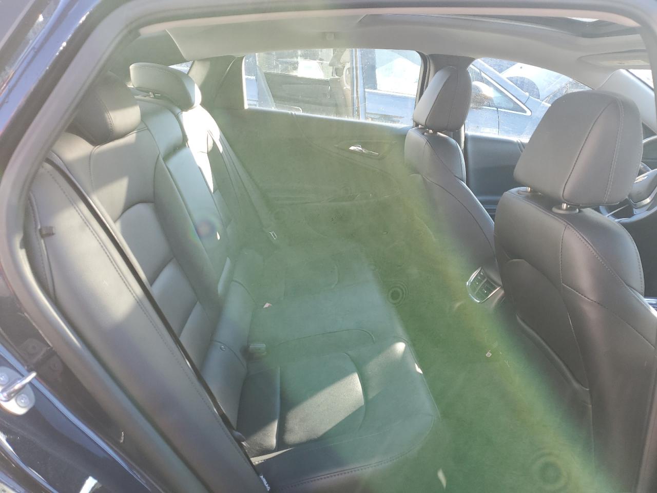 2017 Chevrolet Malibu - Image 10