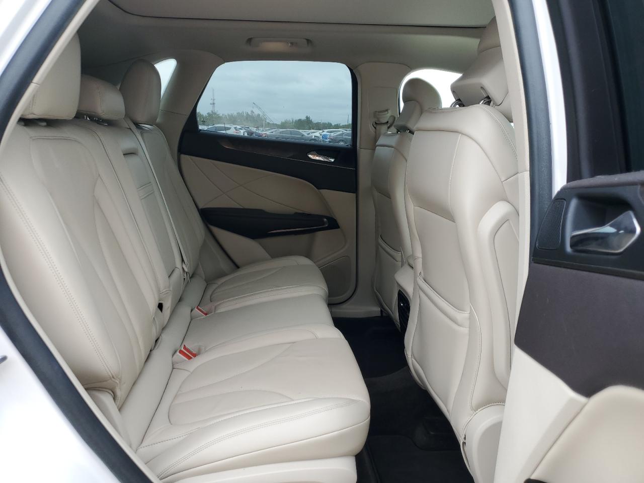 2019 Lincoln MKC - Image 10