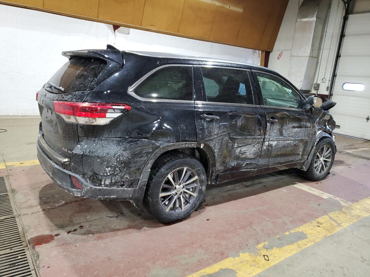 2018 Toyota Highlander - Image 3