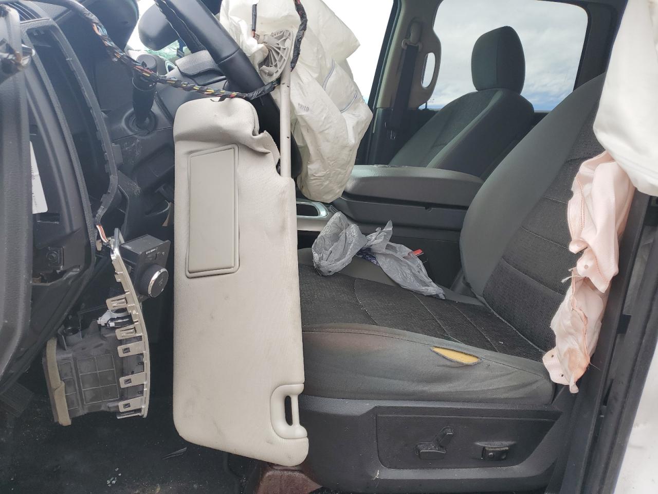 2017 RAM 1500 - Image 7