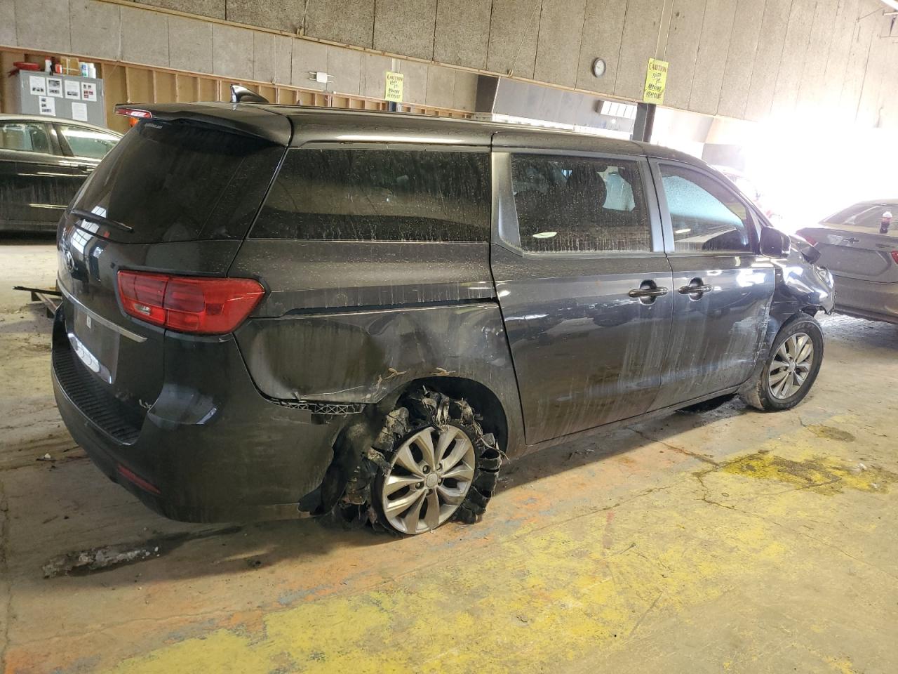 2019 Kia Sedona - Image 3