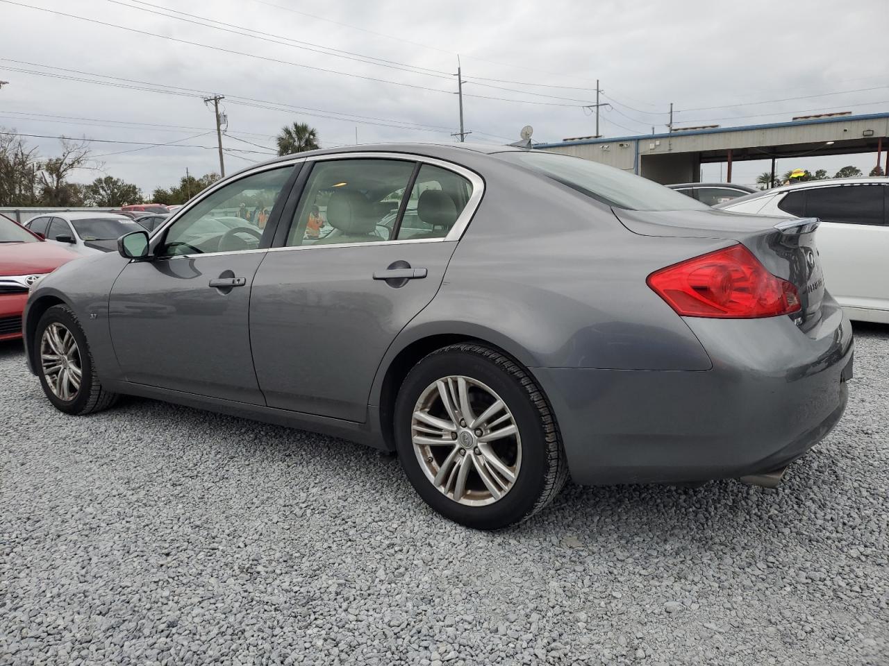 VIN JN1CV6ARXFM650571 2015 INFINITI Q40 no.2