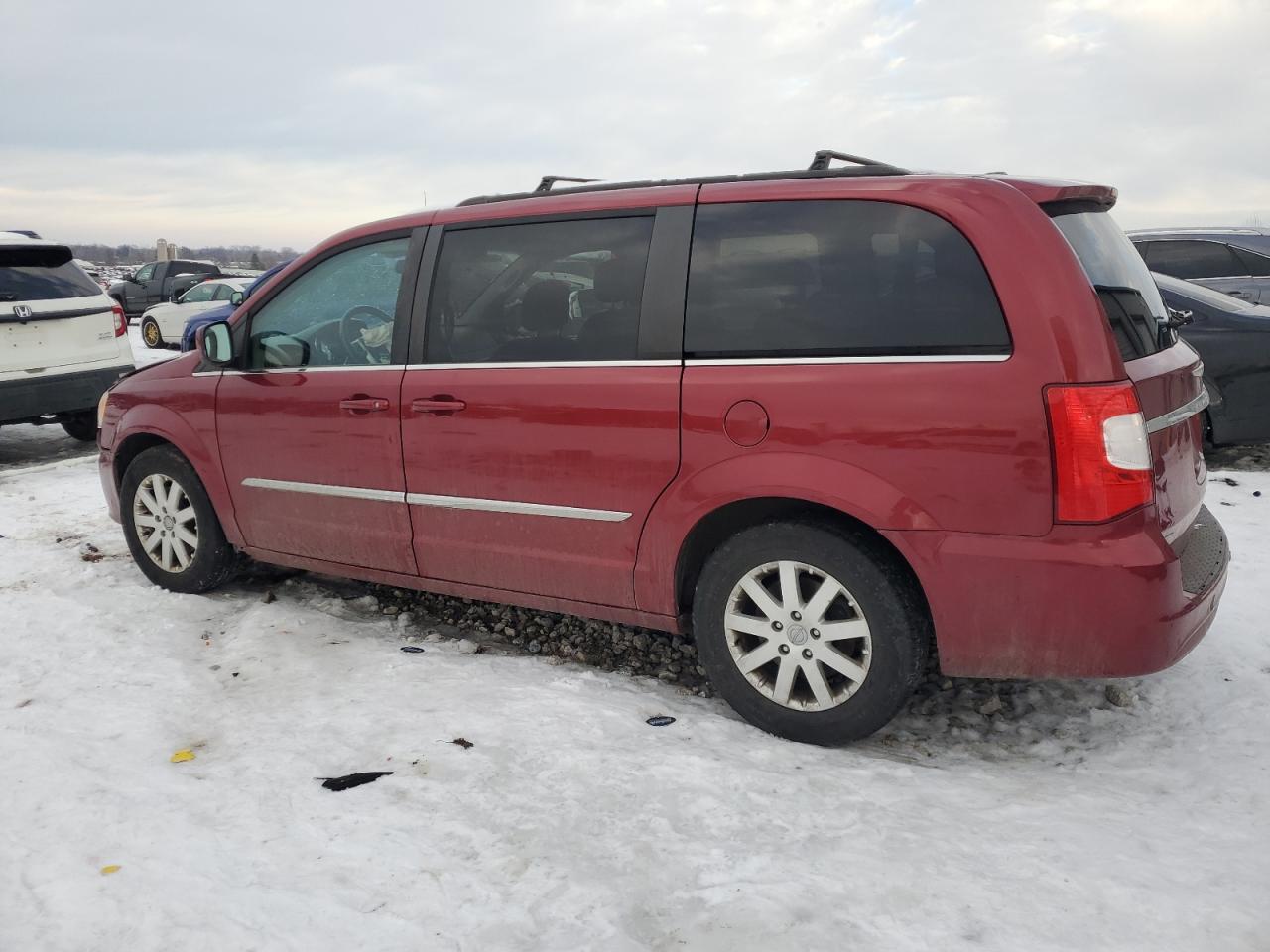 2014 Chrysler Town & Country - Image 2