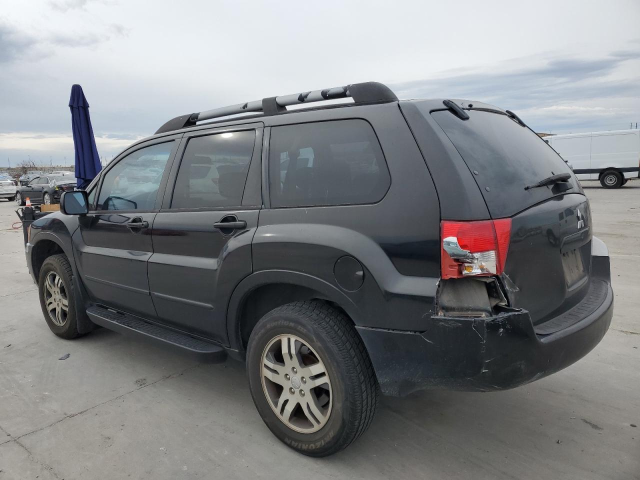 2004 Mitsubishi Endeavor - Image 2