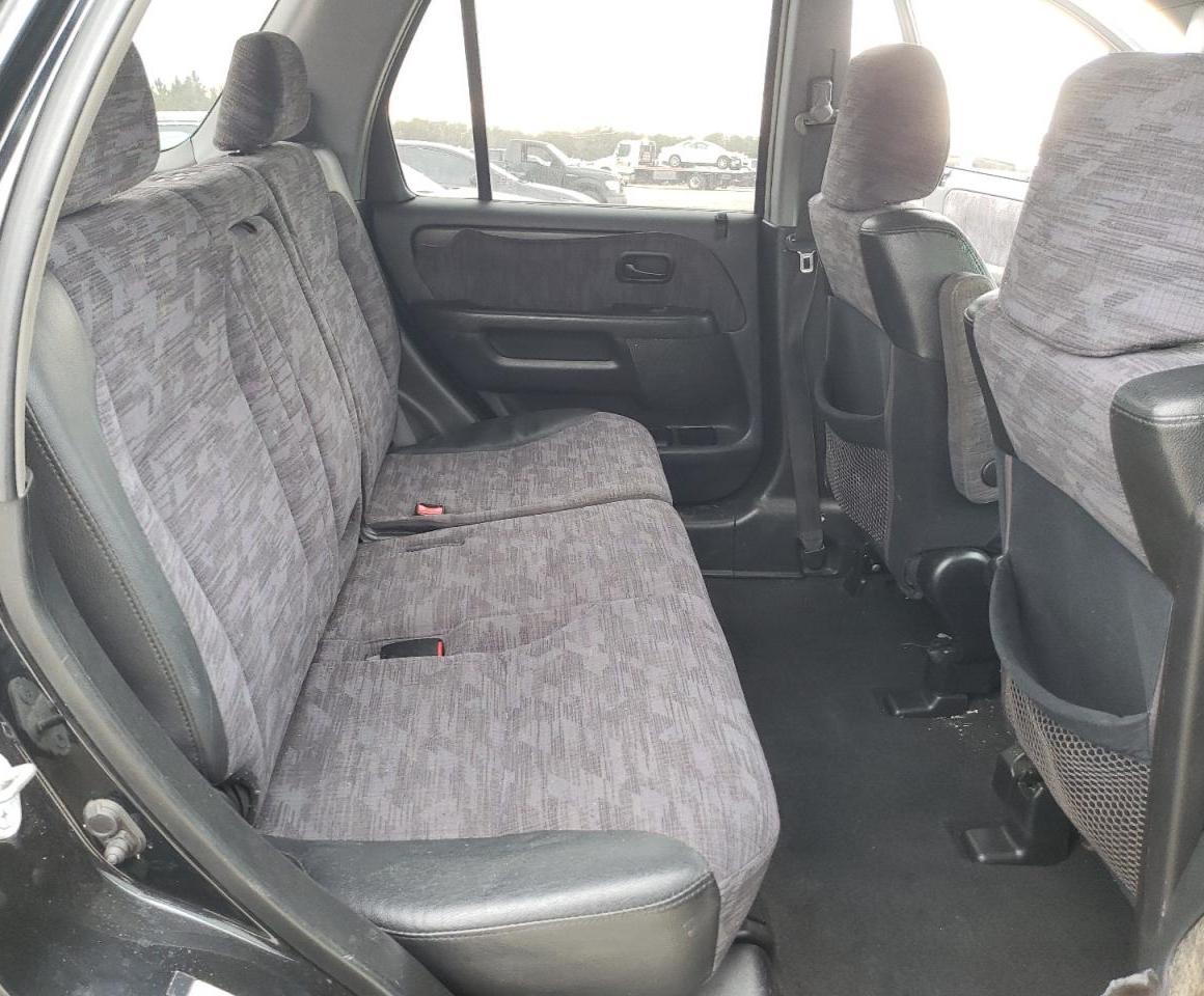 2004 Honda CR-V - Image 11