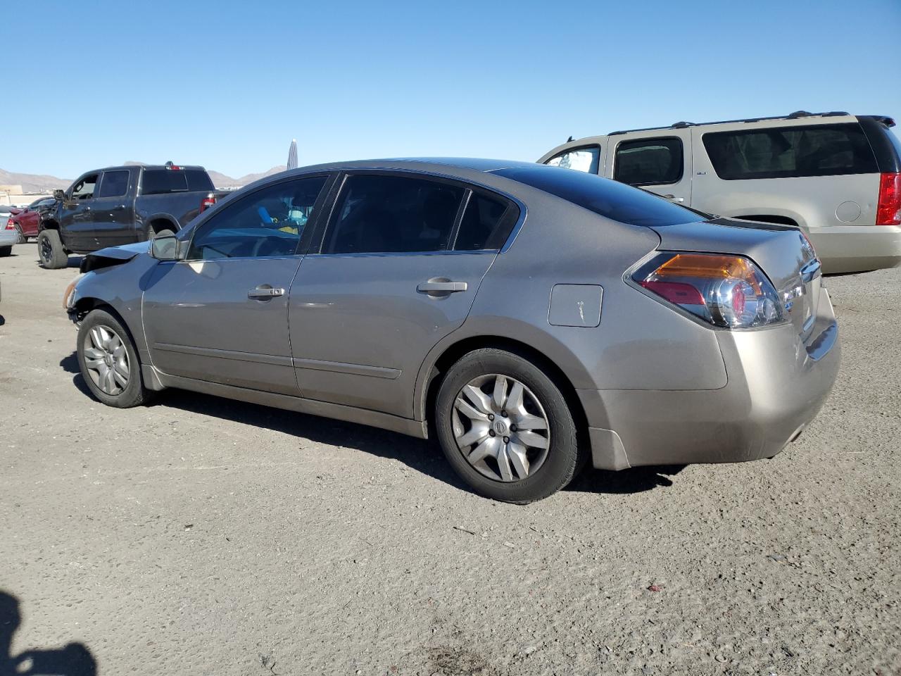 2012 Nissan Altima - Image 2