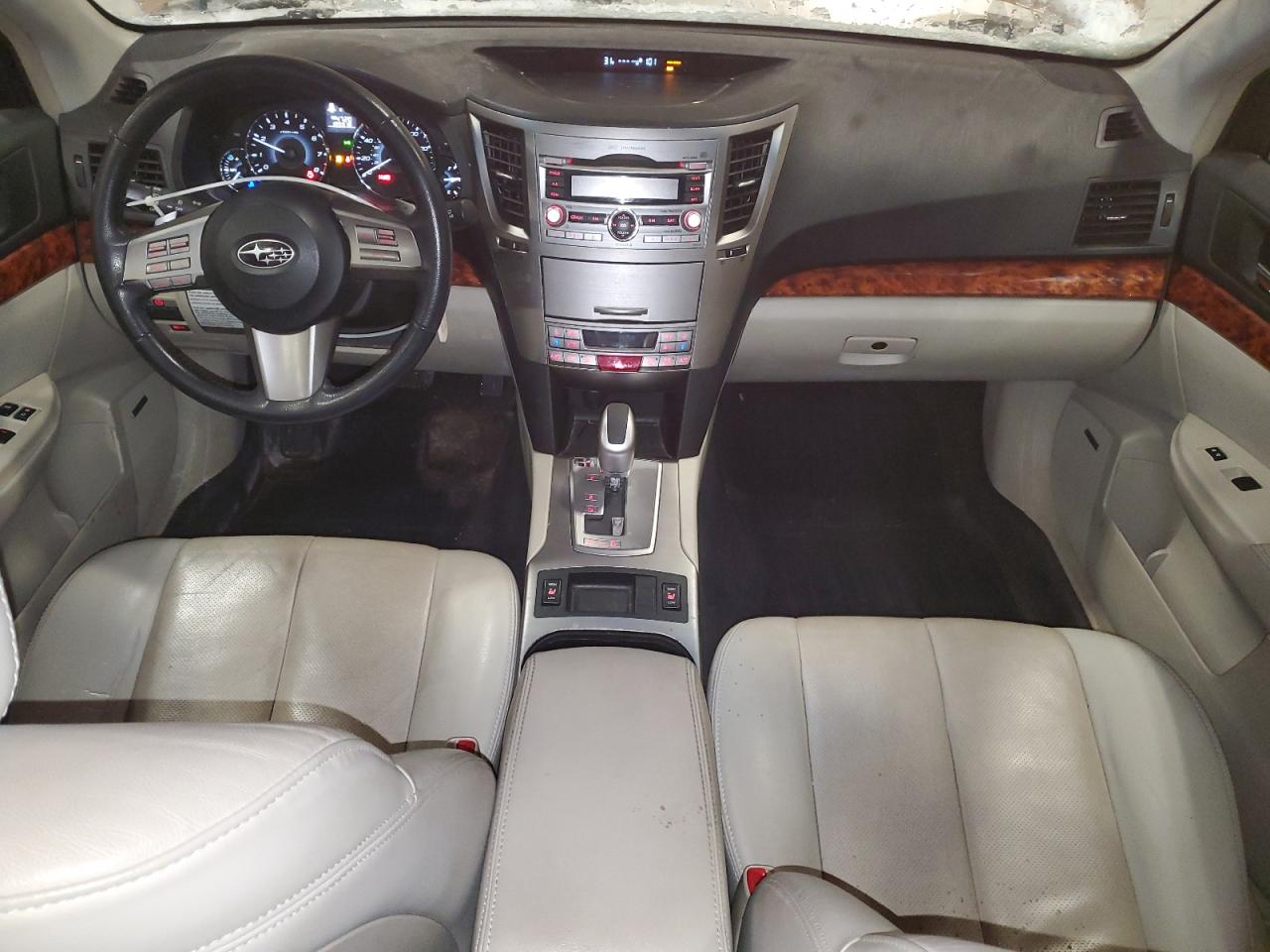 2011 Subaru Outback - Image 8