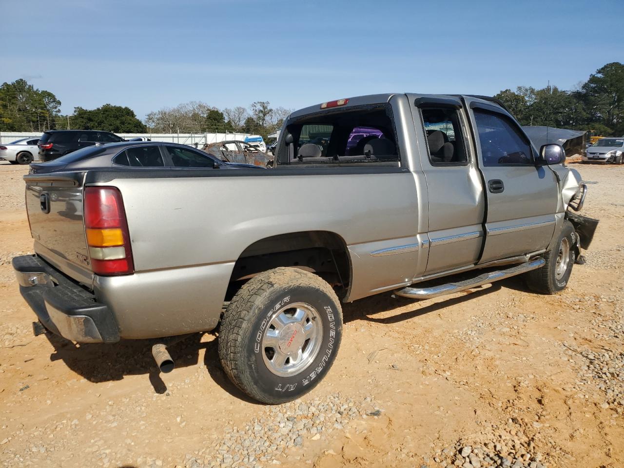 2002 GMC Sierra - Image 3