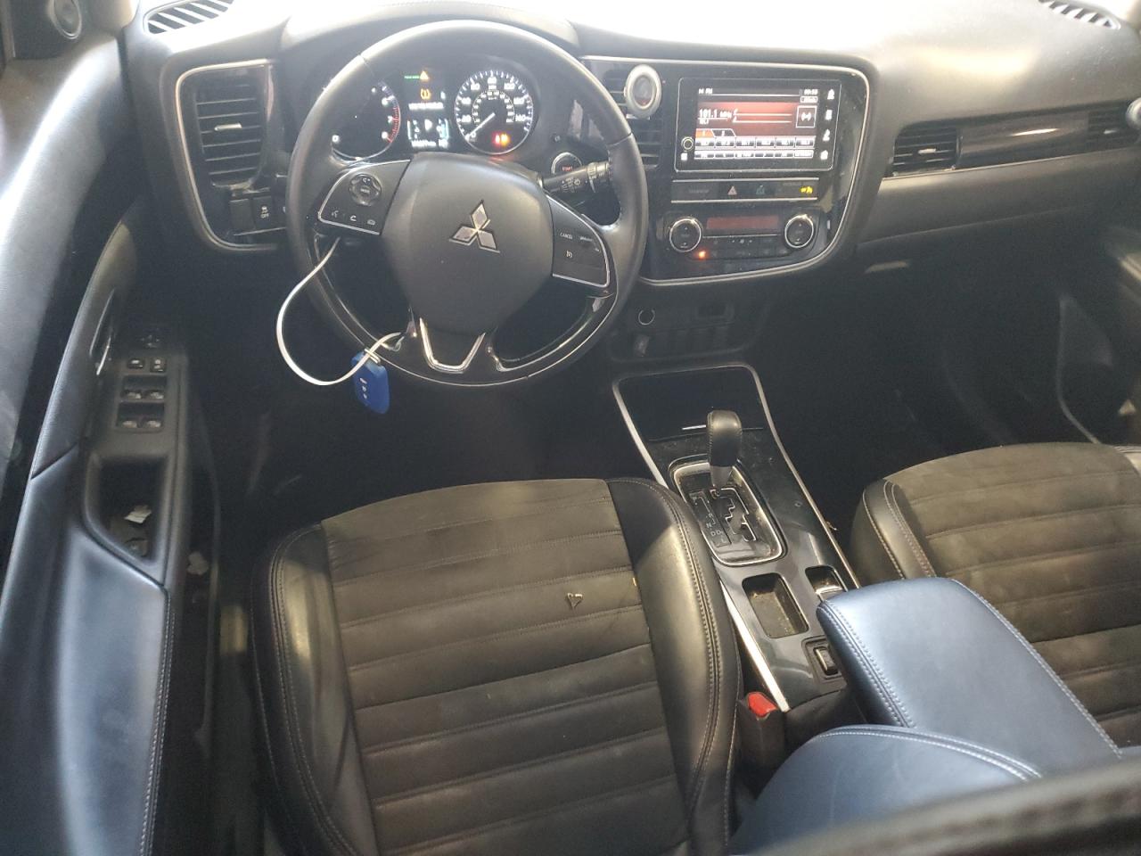 2019 Mitsubishi Outlander - Image 8