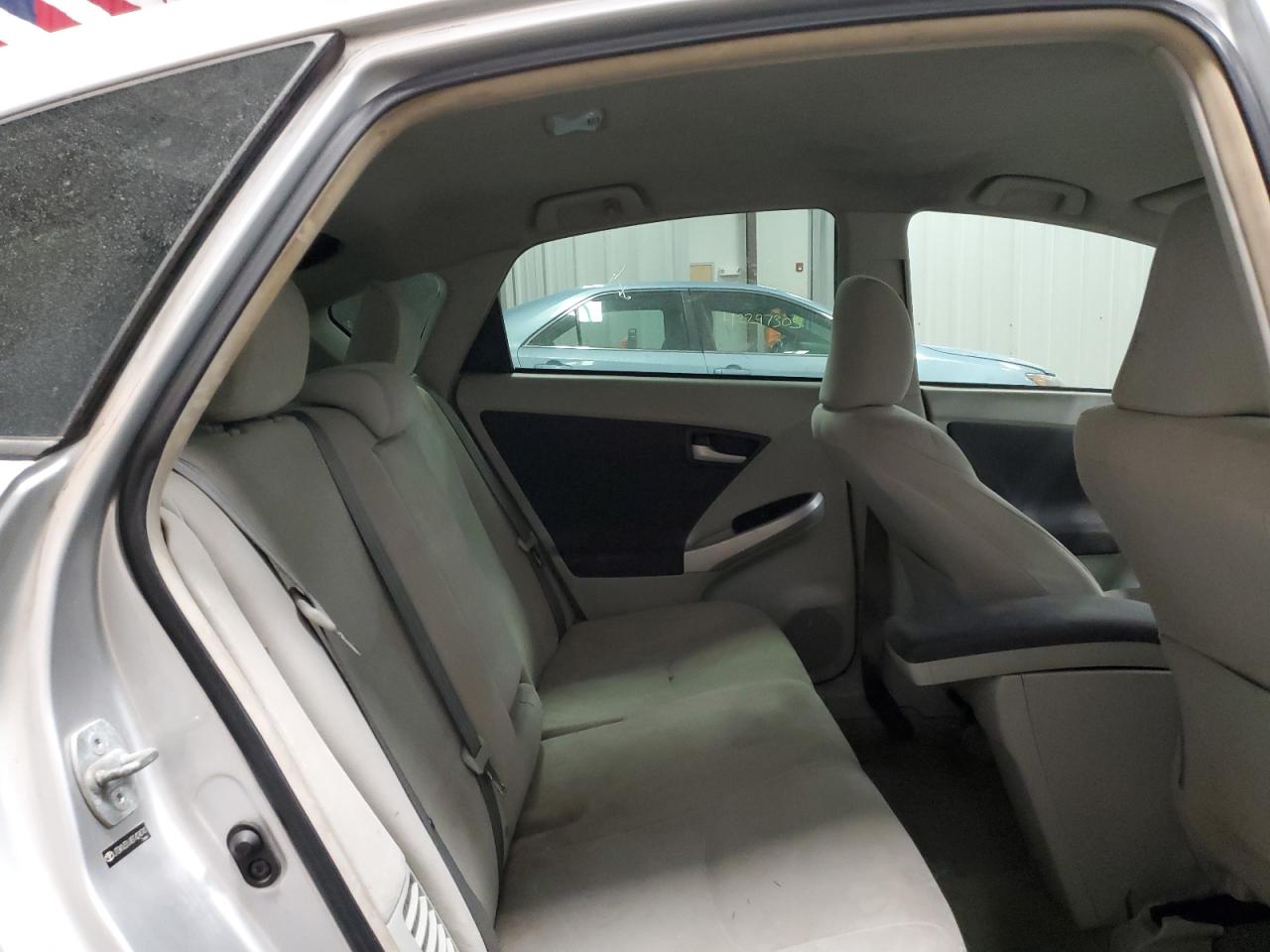 2011 Toyota Prius - Image 11