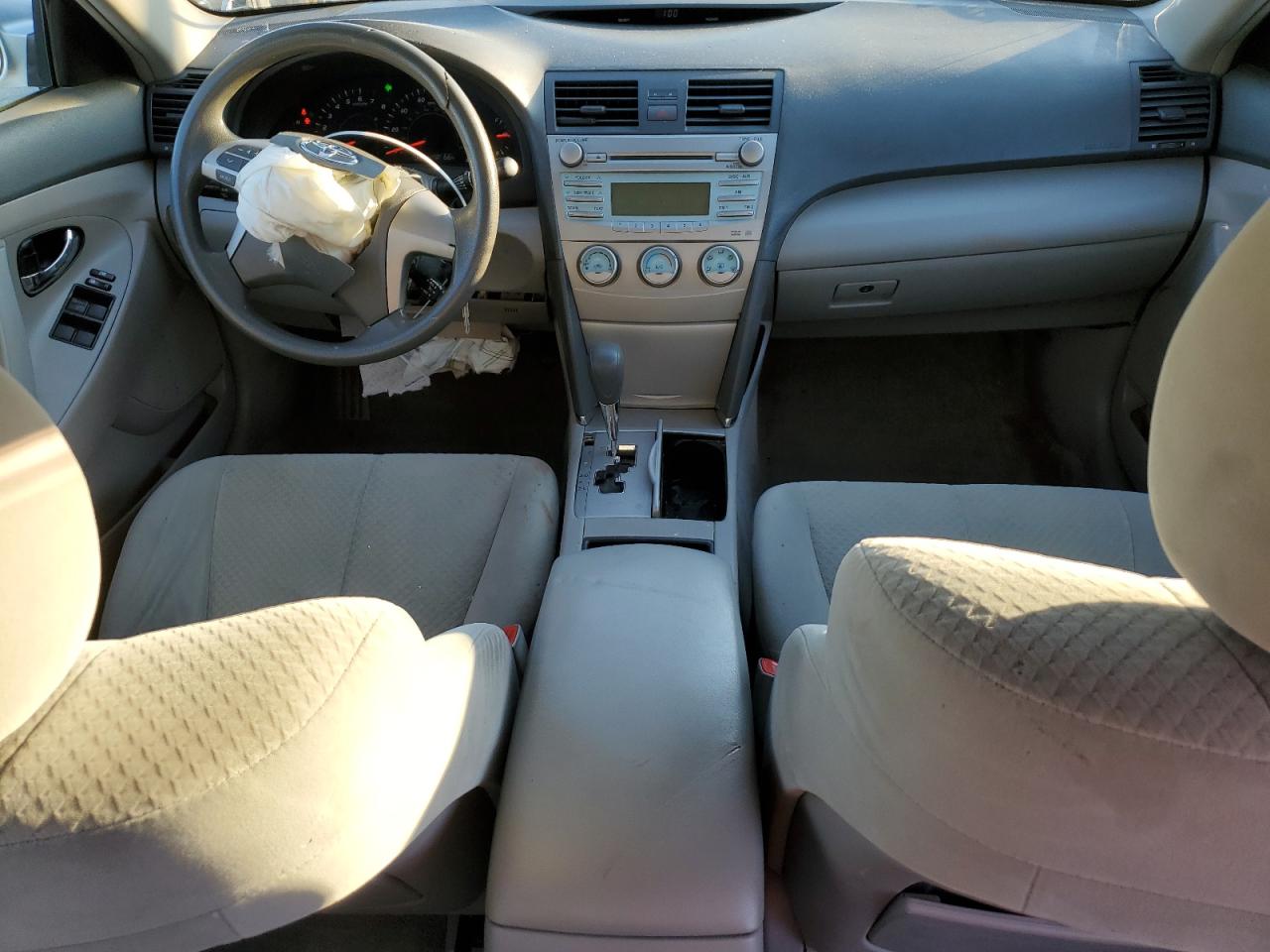 2009 Toyota Camry - Image 8