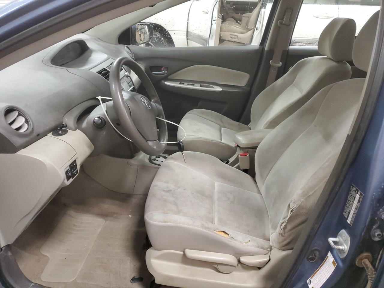 2009 Toyota Yaris - Image 7
