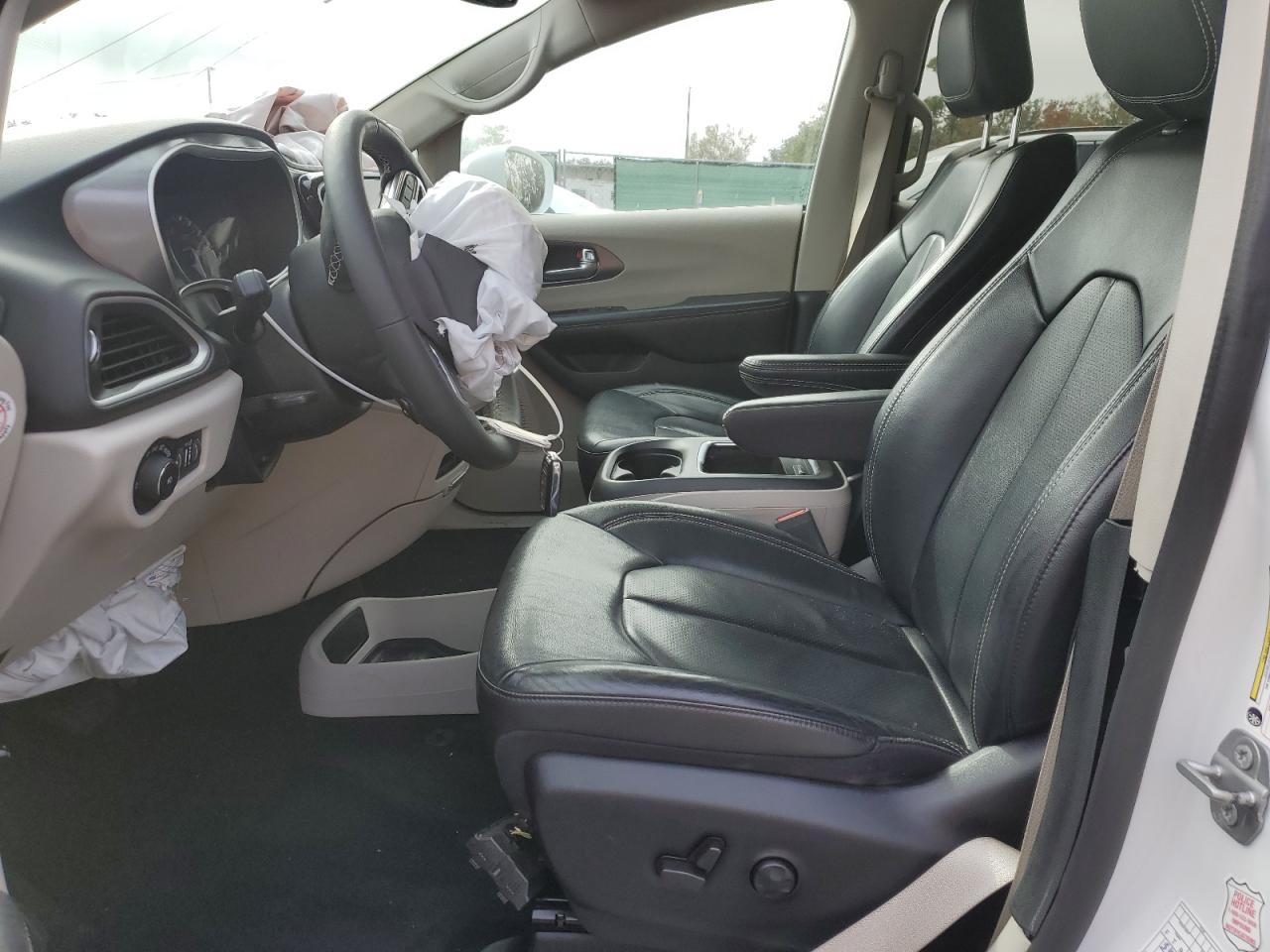 2022 Chrysler Pacifica - Image 7