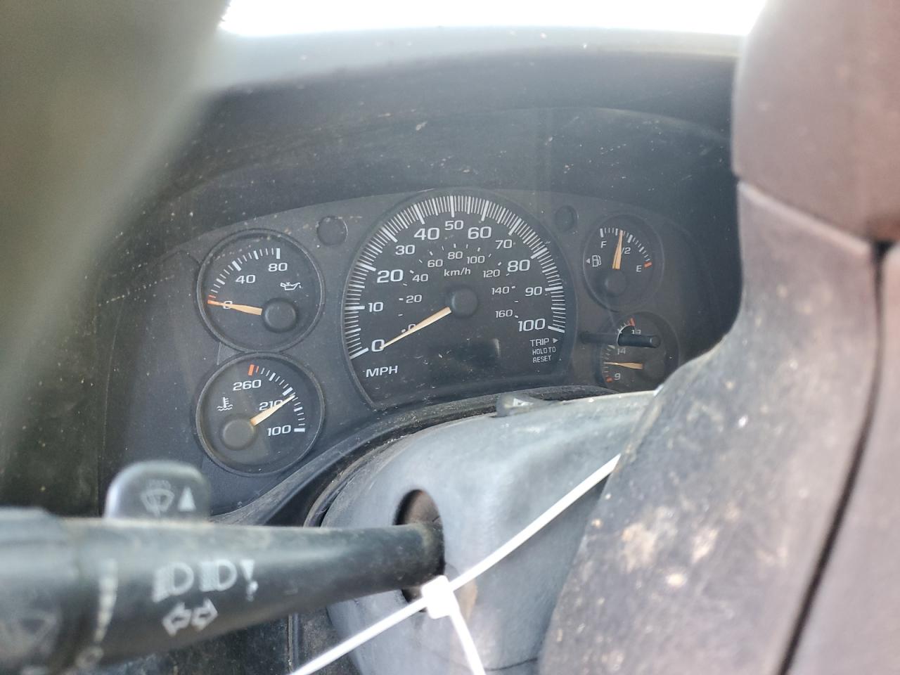 2005 Chevrolet Express - Image 9