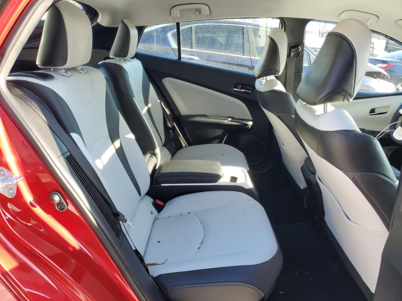 2017 Toyota Prius - Image 10