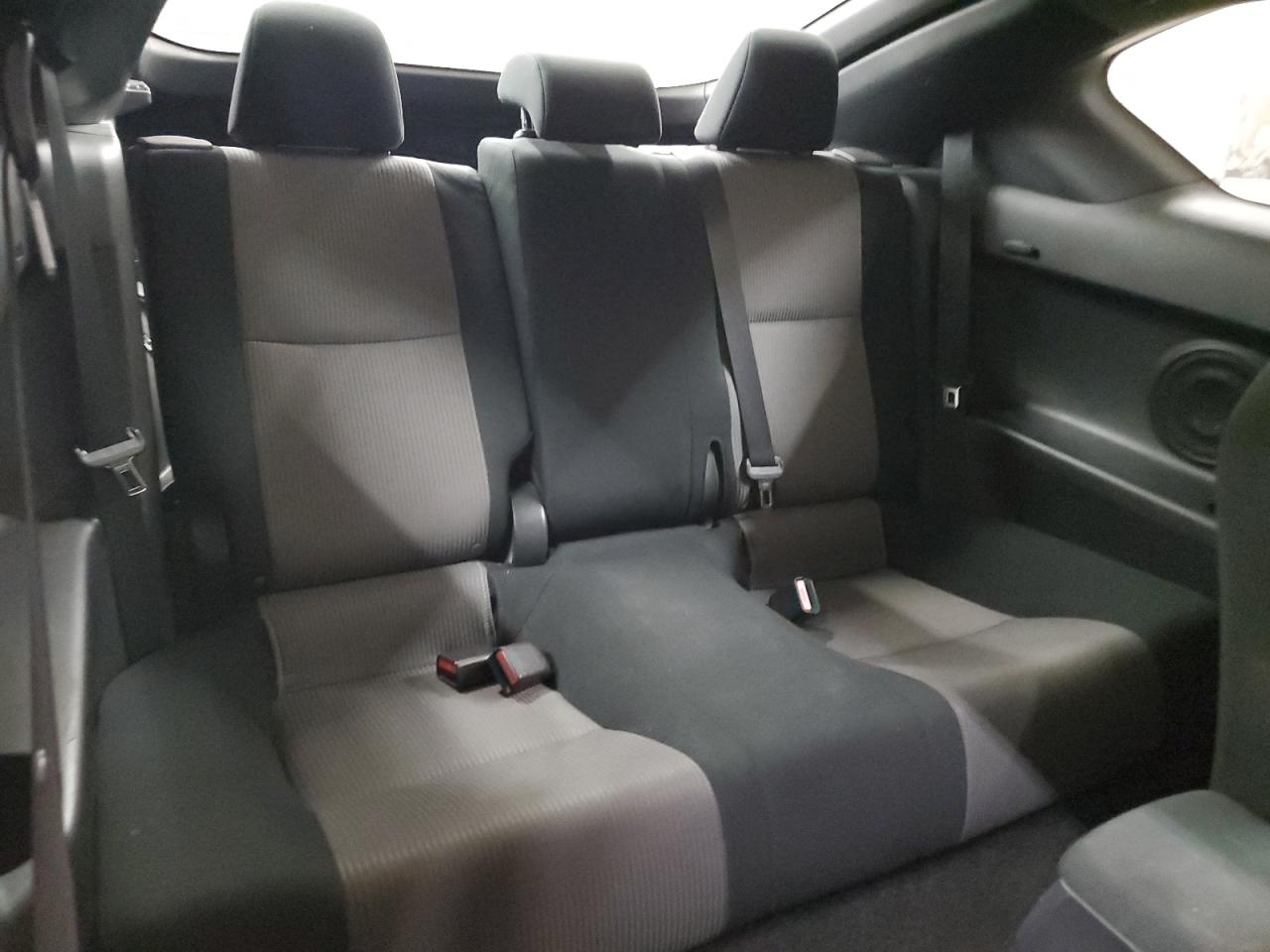 2015 Scion tC - Image 10